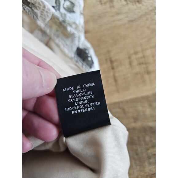 Maree Pour Toi All Over White Lace Bustier Top With Gold And Silver Floral 16 - Picture 7 of 11